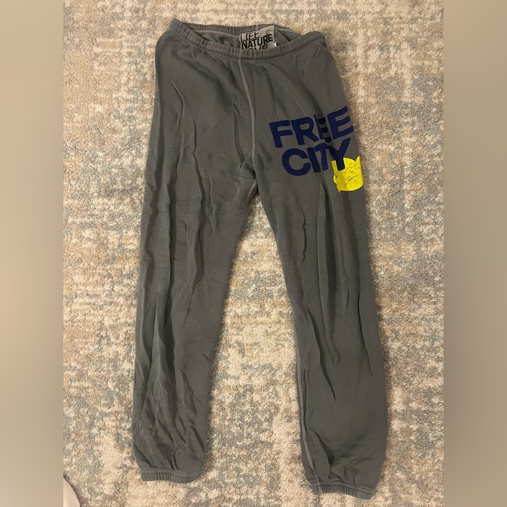 Free city joggers
